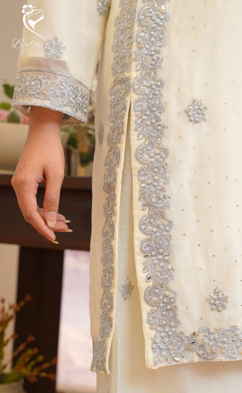 Mahira Off White - BalreejFashion image 4