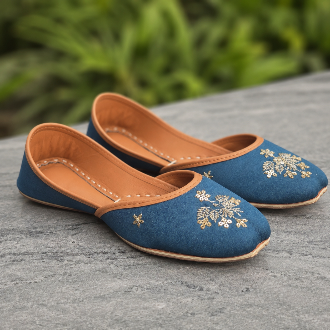 JUT-002 Gold Embroidered Khussa Jutti Flats