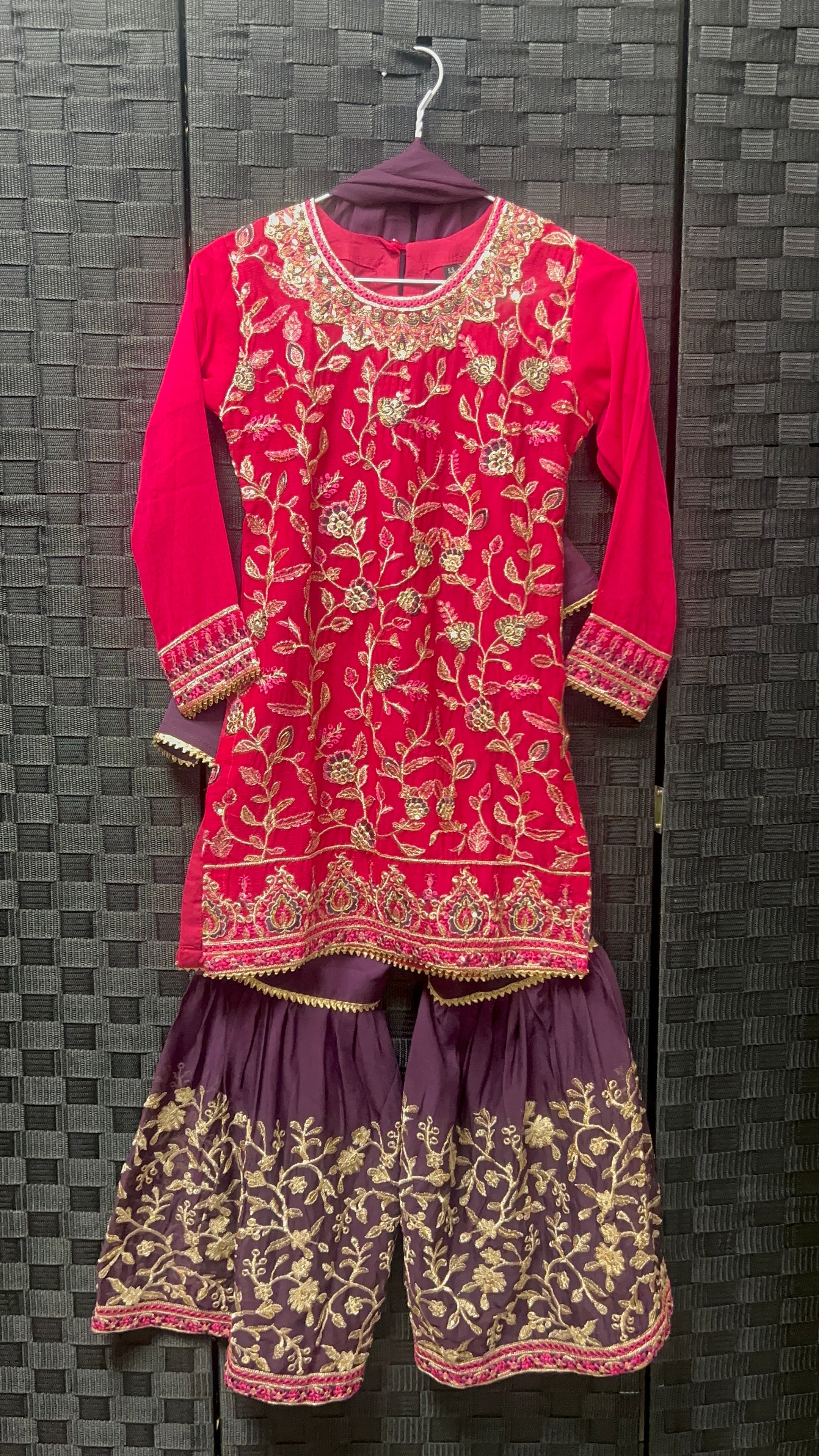 BMK-004 | Magenta & Purple Chiffon Set with Intricate Gold Tilla