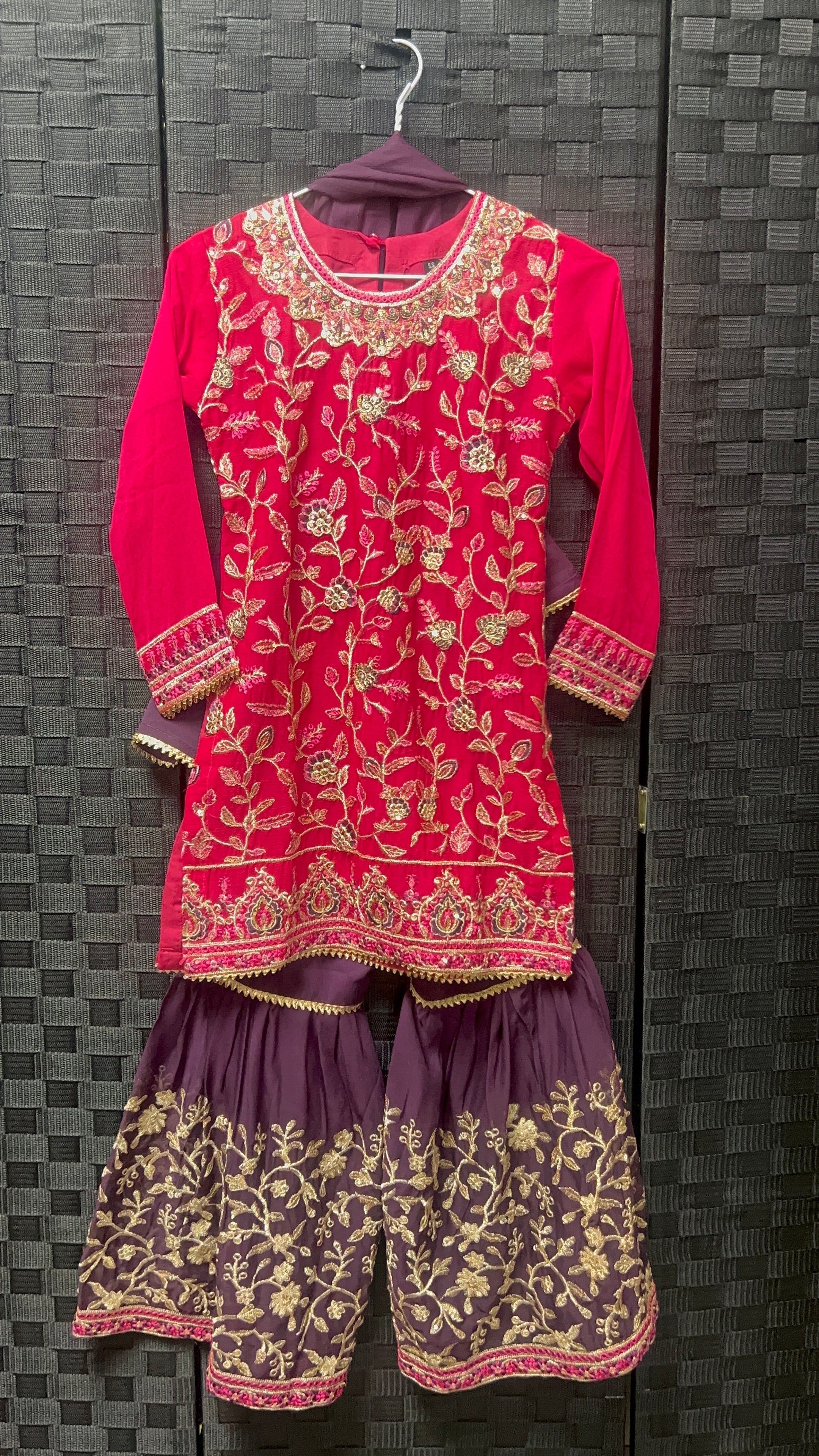 BMK-004 | Magenta & Purple Chiffon Set with Intricate Gold Tilla
