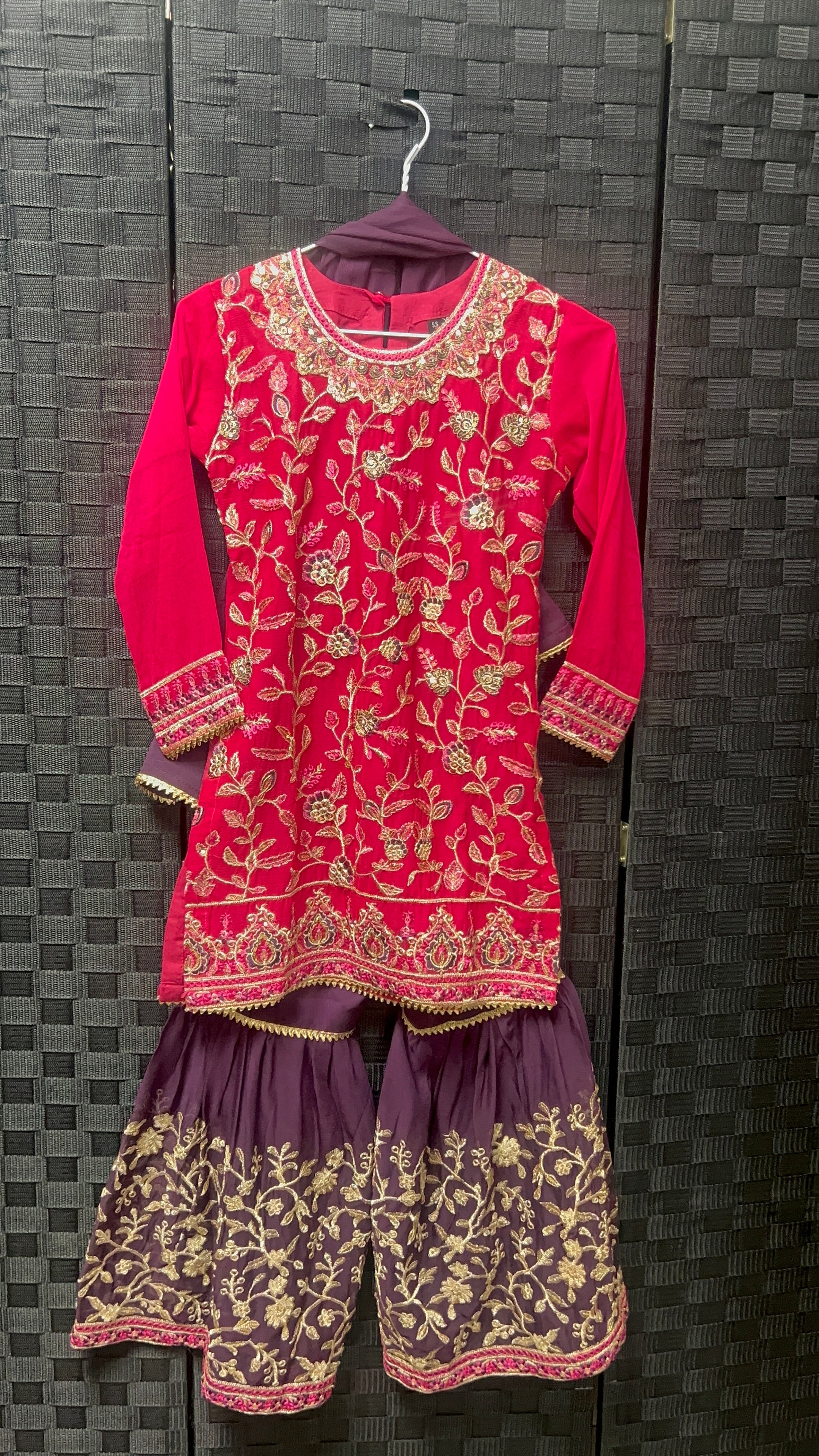 BMK-004 | Magenta & Purple Chiffon Set with Intricate Gold Tilla