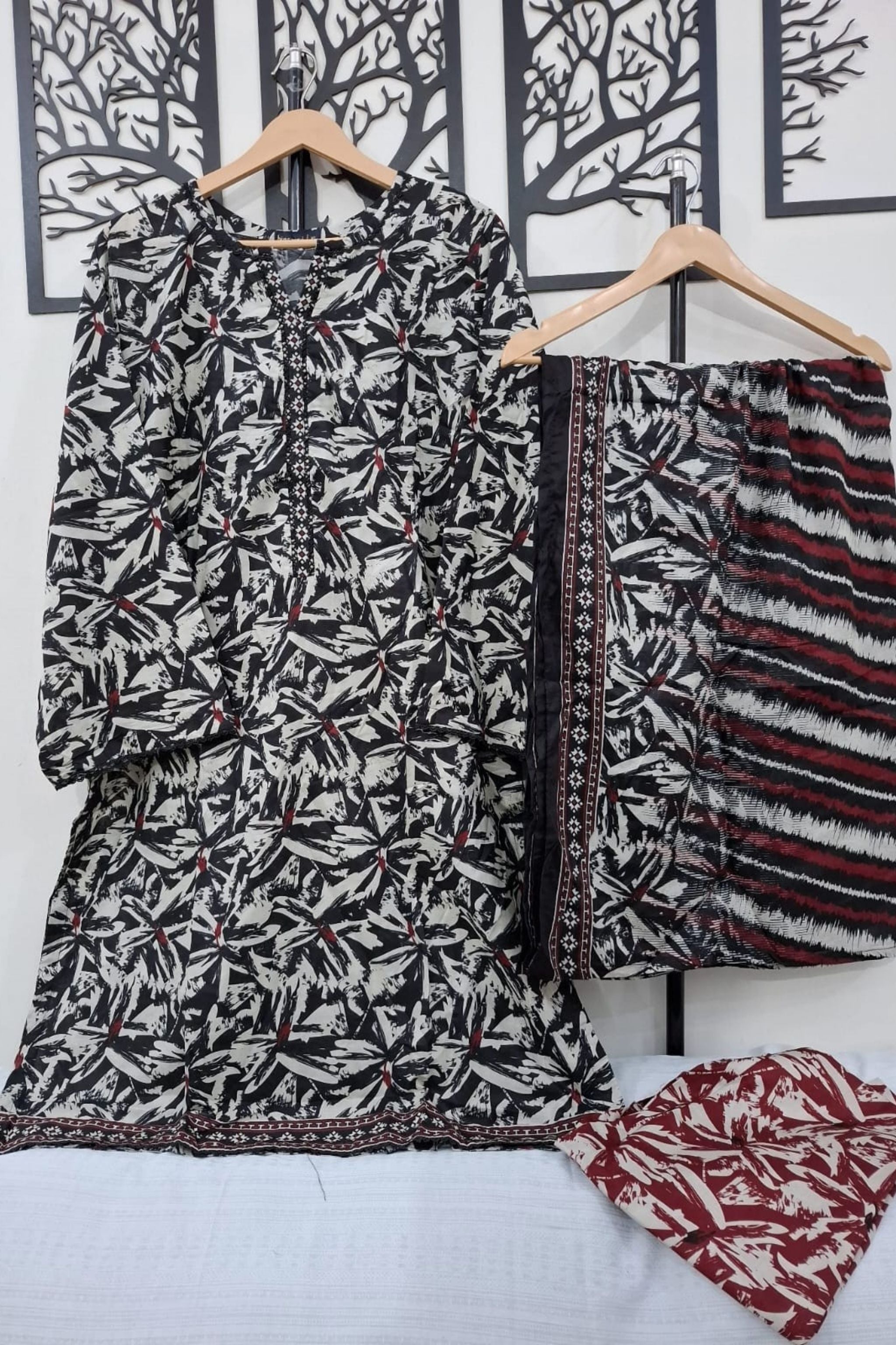 PTL-43 Bin Saeed Original Lawn 3-Piece Suit - Size XL