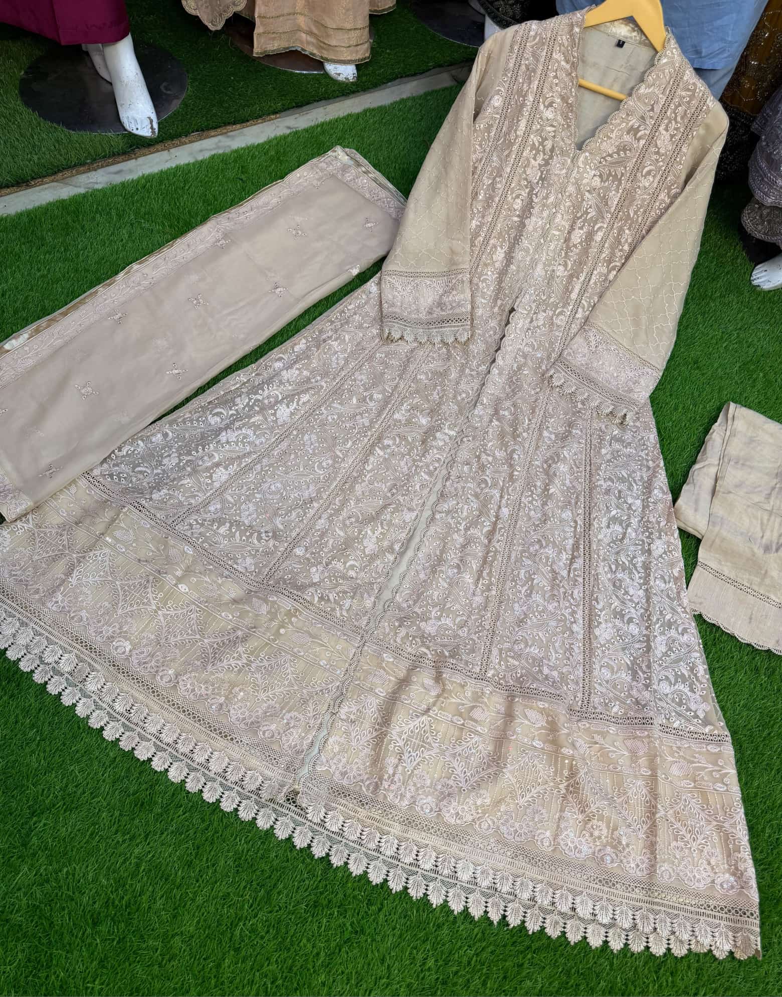 MXI-001 Embroidered Maxi 3PC
