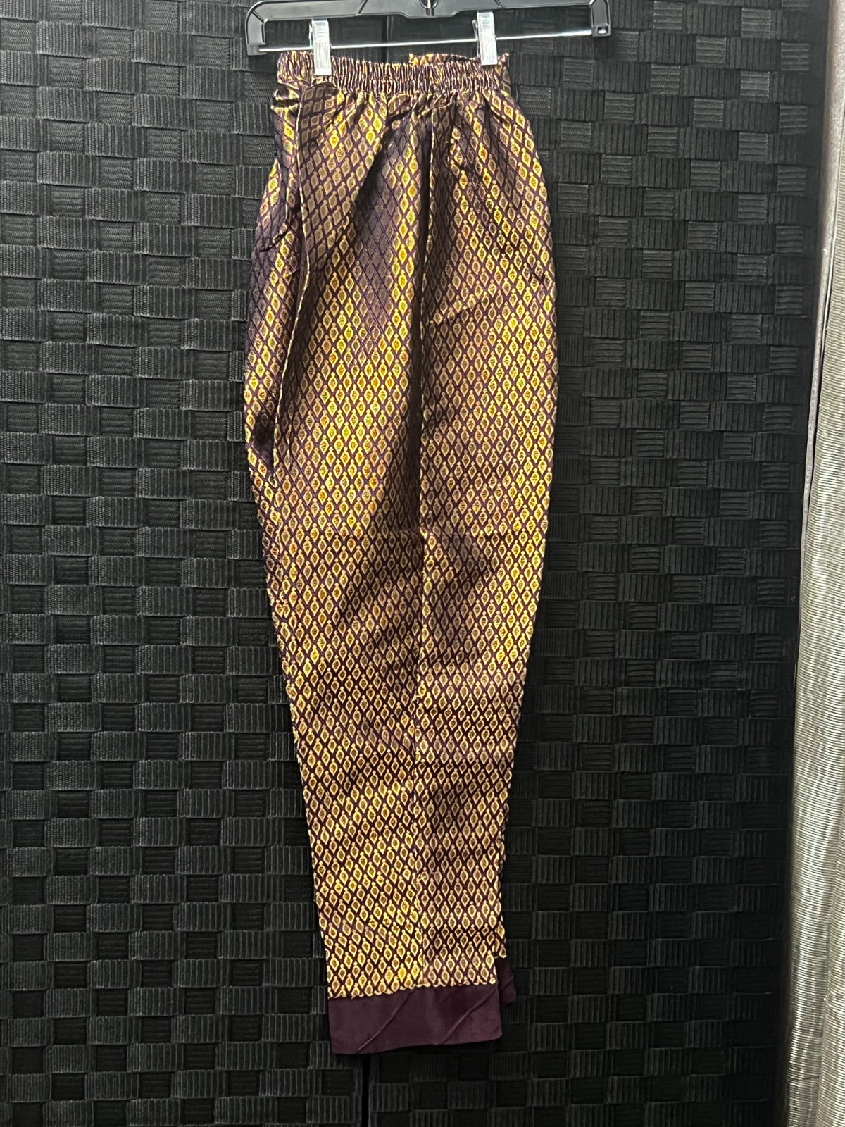 BM-TR-005 Champagne Beige Gold Oval Medallion Banarasi Jacquard Straight-Leg Trousers -