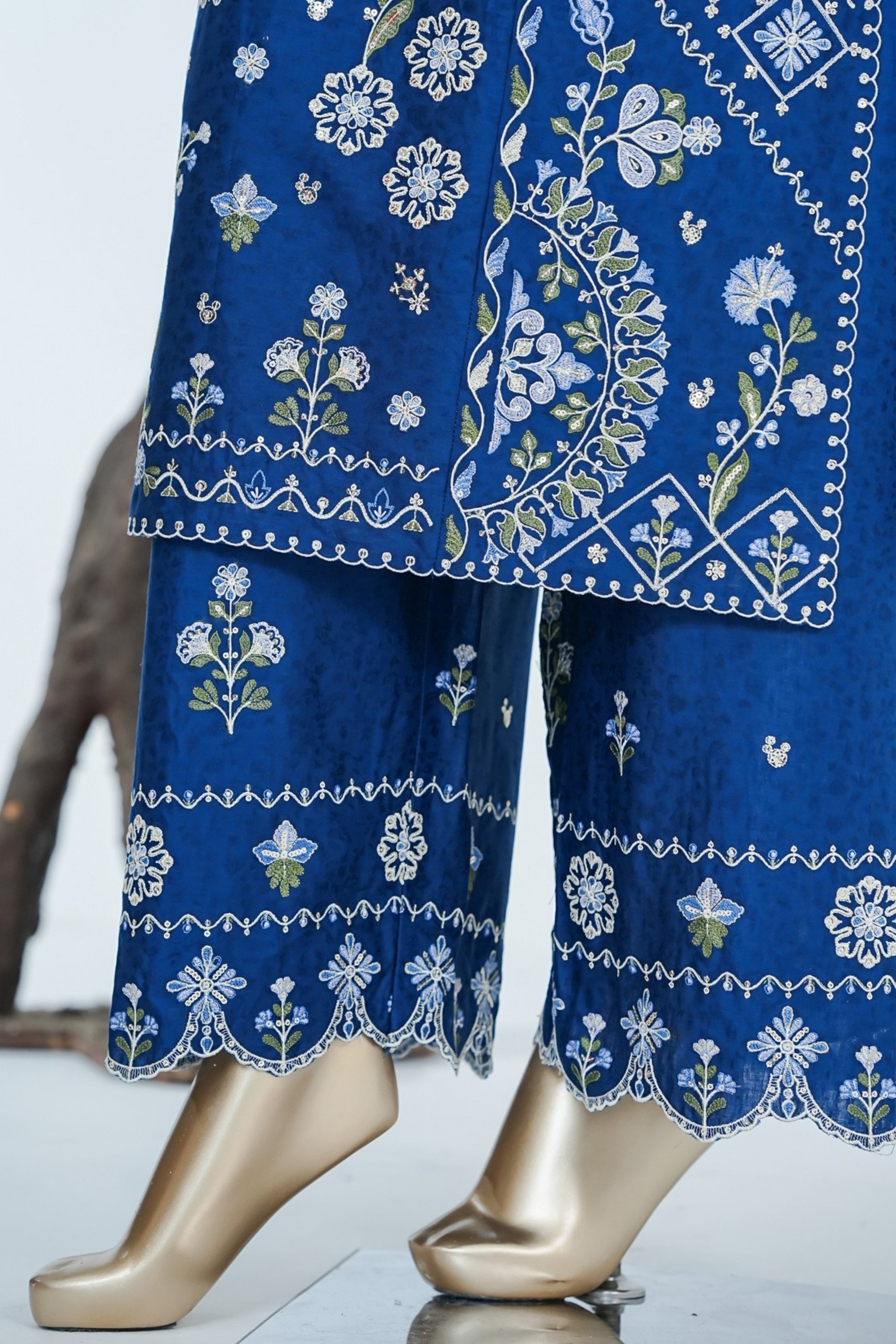 BS - 001 - Bin Saeed Embroidered Printed Lawn - Royal Blue - Boutique By MaryamBoutique By MaryamBoutique By MaryamsBS - 001 - Bin Saeed Embroidered Printed Lawn - Royal Blue