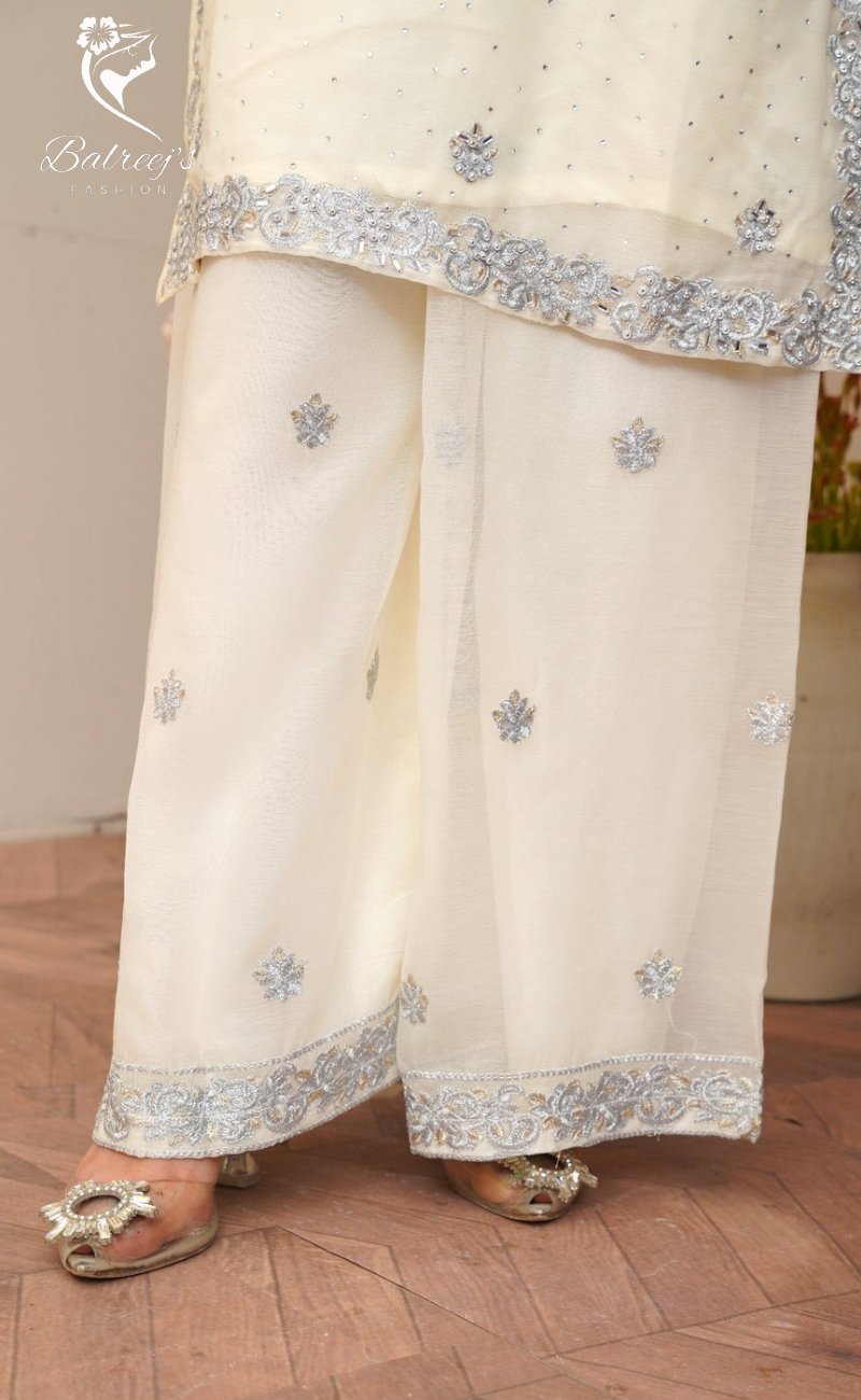 Mahira Off White - BalreejFashion image 5