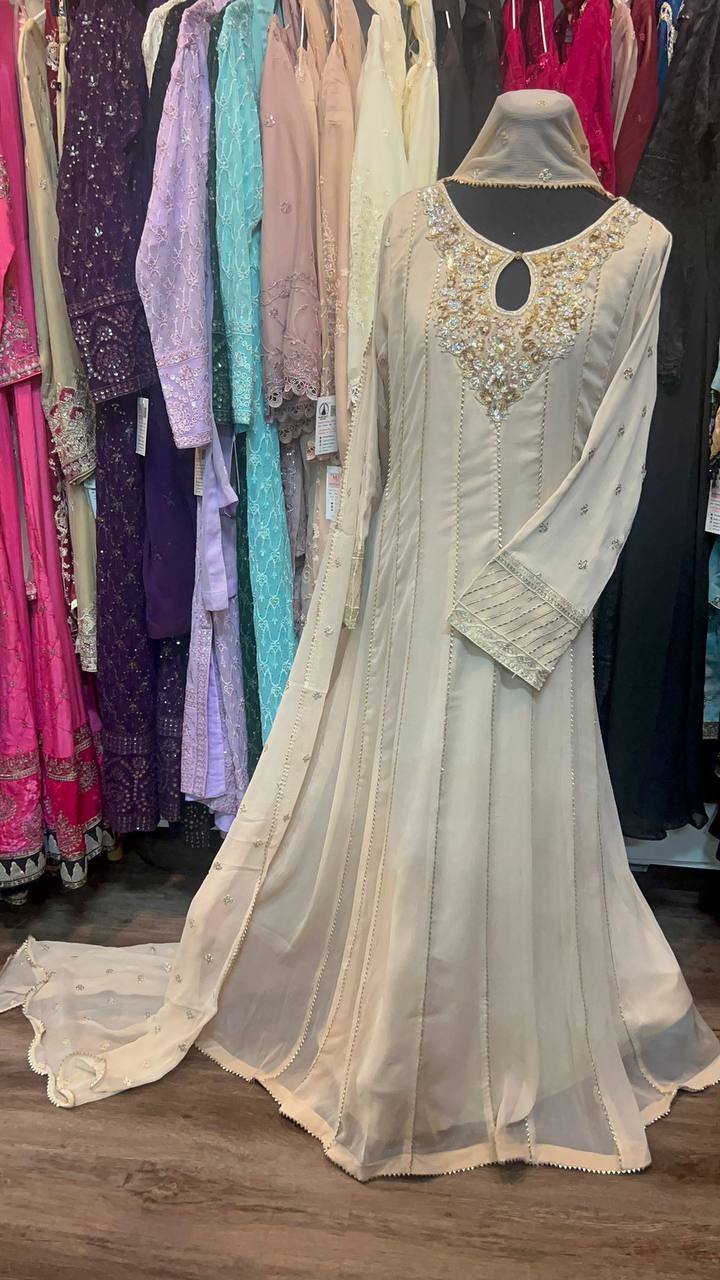 Elegant Chiffon Maxi Dress - Boutique Maryam | Formal Wedding & Party Gown - Boutique By MaryamBoutique By MaryamBoutique By MaryambeigesElegant Chiffon Maxi Dress - Boutique Maryam | Formal Wedding & Party Gown