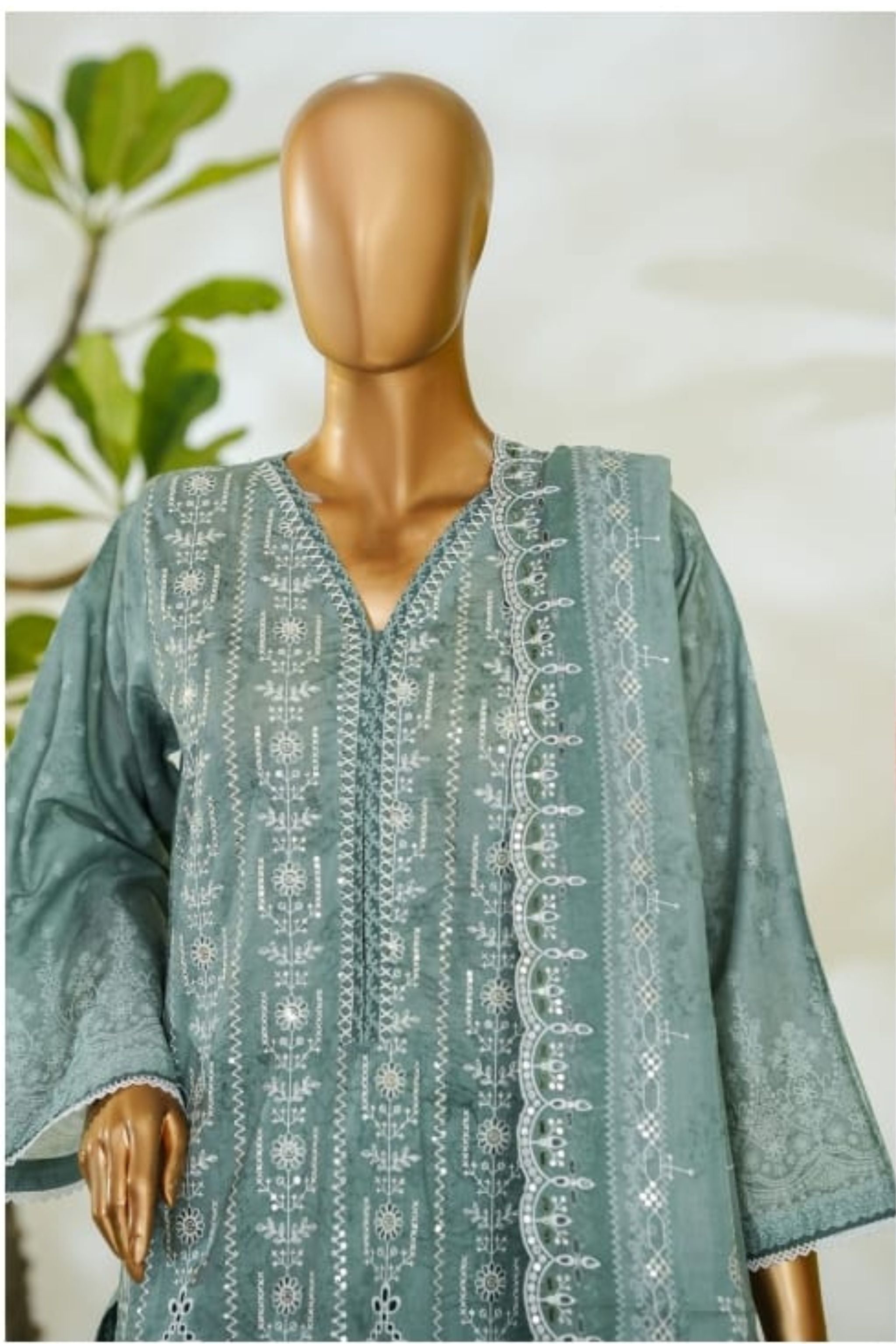 WCE - 04 Bin Saeed Original White Chikankari Embroidered Suit - Size XL - Boutique By MaryamBoutique By MaryamBoutique By MaryamCE-04-light silverlight - silverxlWCE - 04 Bin Saeed Original White Chikankari Embroidered Suit - Size XL